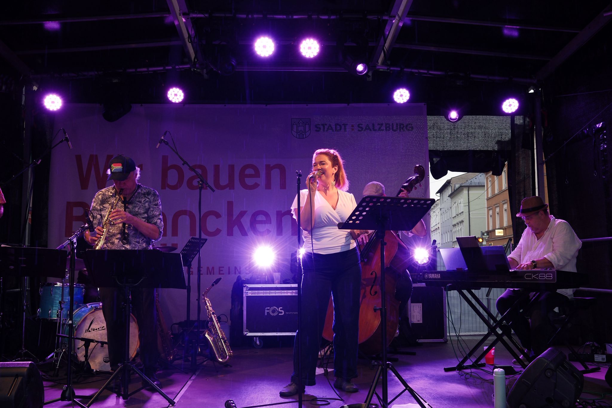 Das Jazzbüro playing funky swing